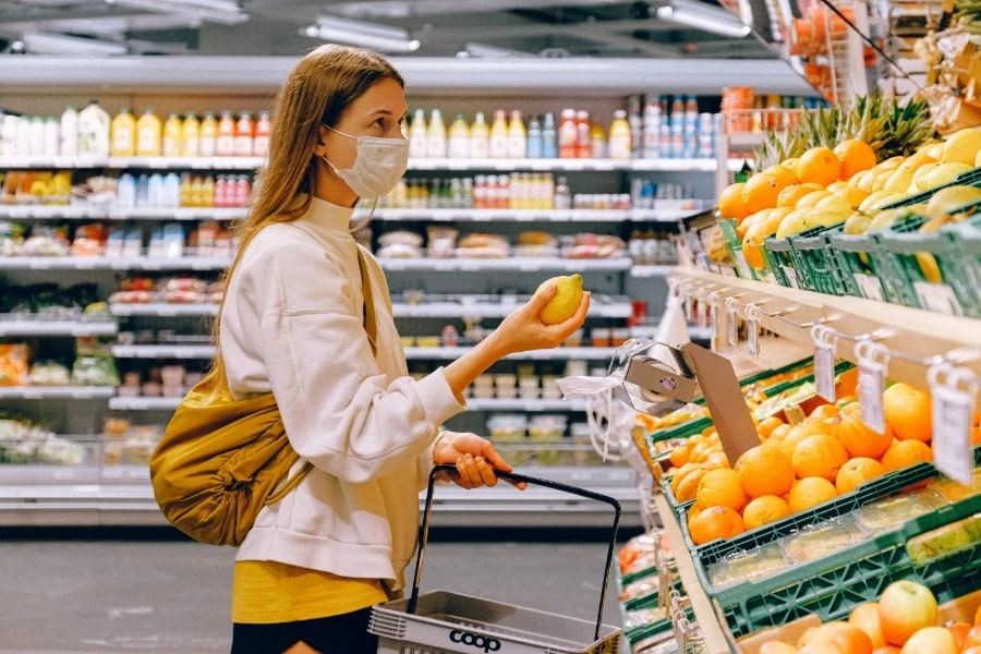 Κορονοϊός: Τι πρέπει να κάνουμε με τρόφιμα και ψώνια σούπερ μάρκετ