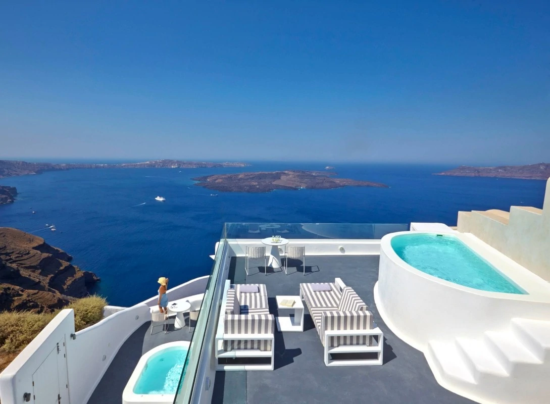 Ελληνικό καλοκαίρι στις Κυκλάδες της Aqua Vista Hotels