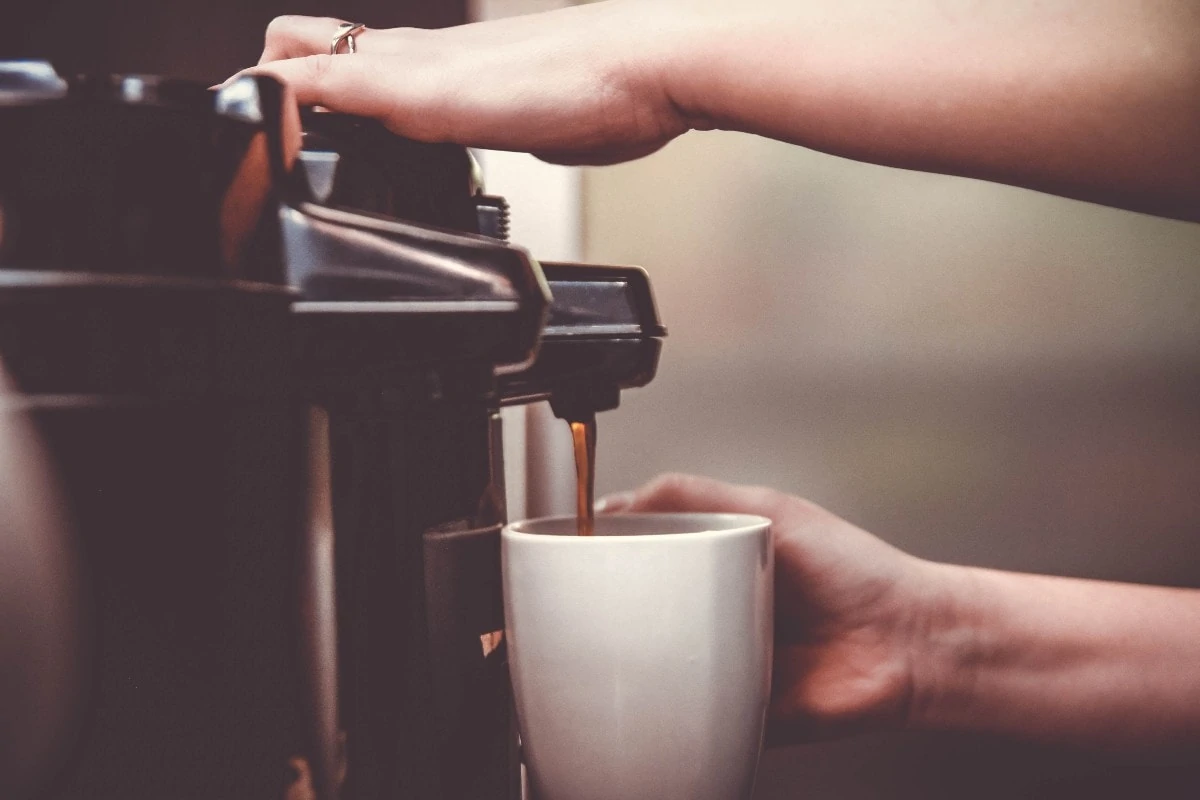 8 τρόποι για να κάνεις τον καφέ σου σούπερ υγιεινό