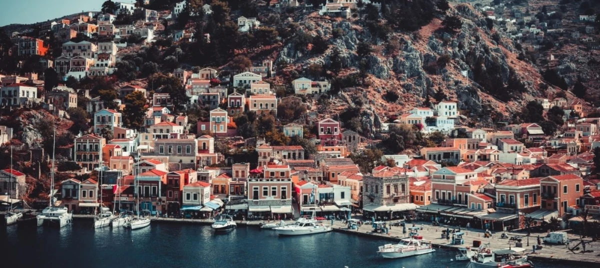 Insider: Σε ποια μέρη θα απολαύσεις διακοπές χωρίς πολύ τουρισμό στην Ελλάδα;