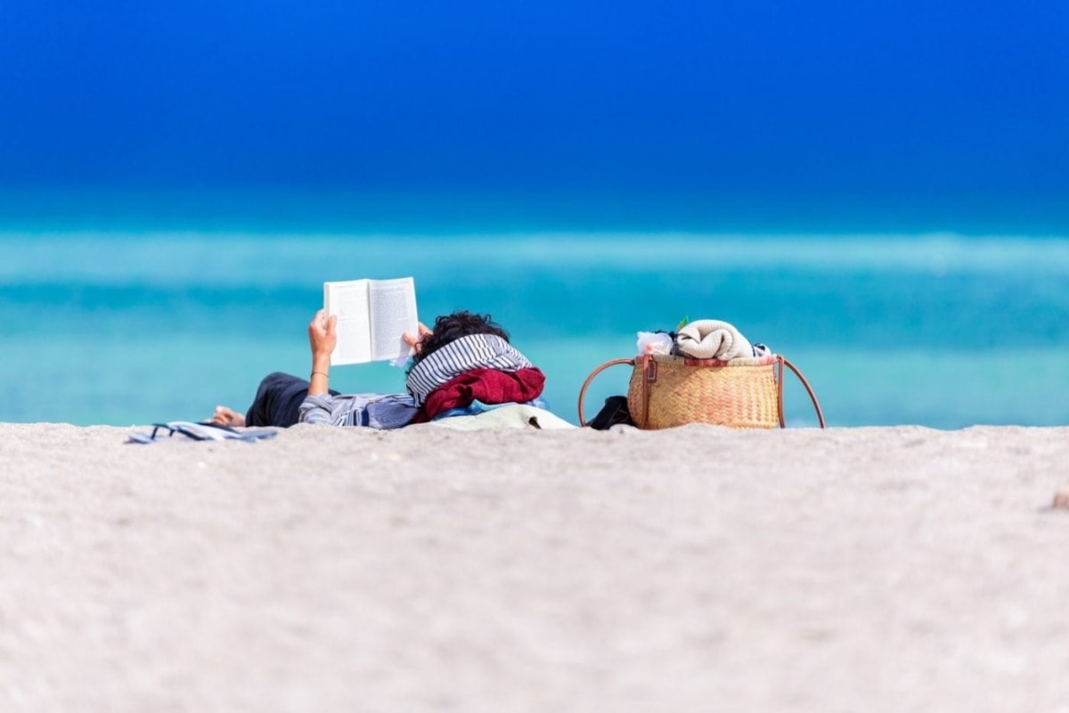 8 βιβλία για να πάρεις μαζί σου στη παραλία