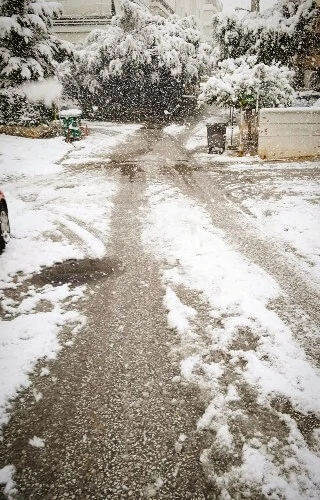 Πώς περάσαμε με τα χιόνια στα νότια προάστια της Αθήνας