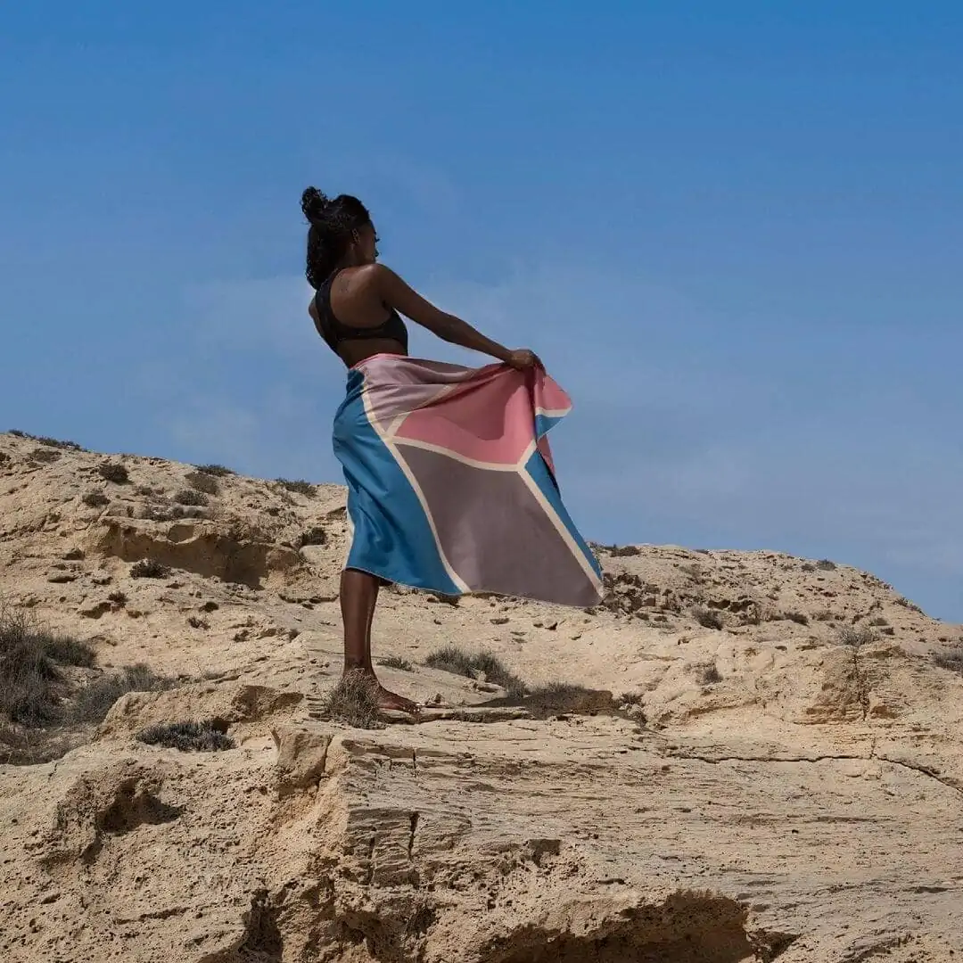Anaskela: Το brand βιώσιμης μόδας  απογειώνει τις πετσέτες θαλάσσης